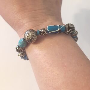 674 Blue‎ Floral Glass and Silver Beaded Bracelet
